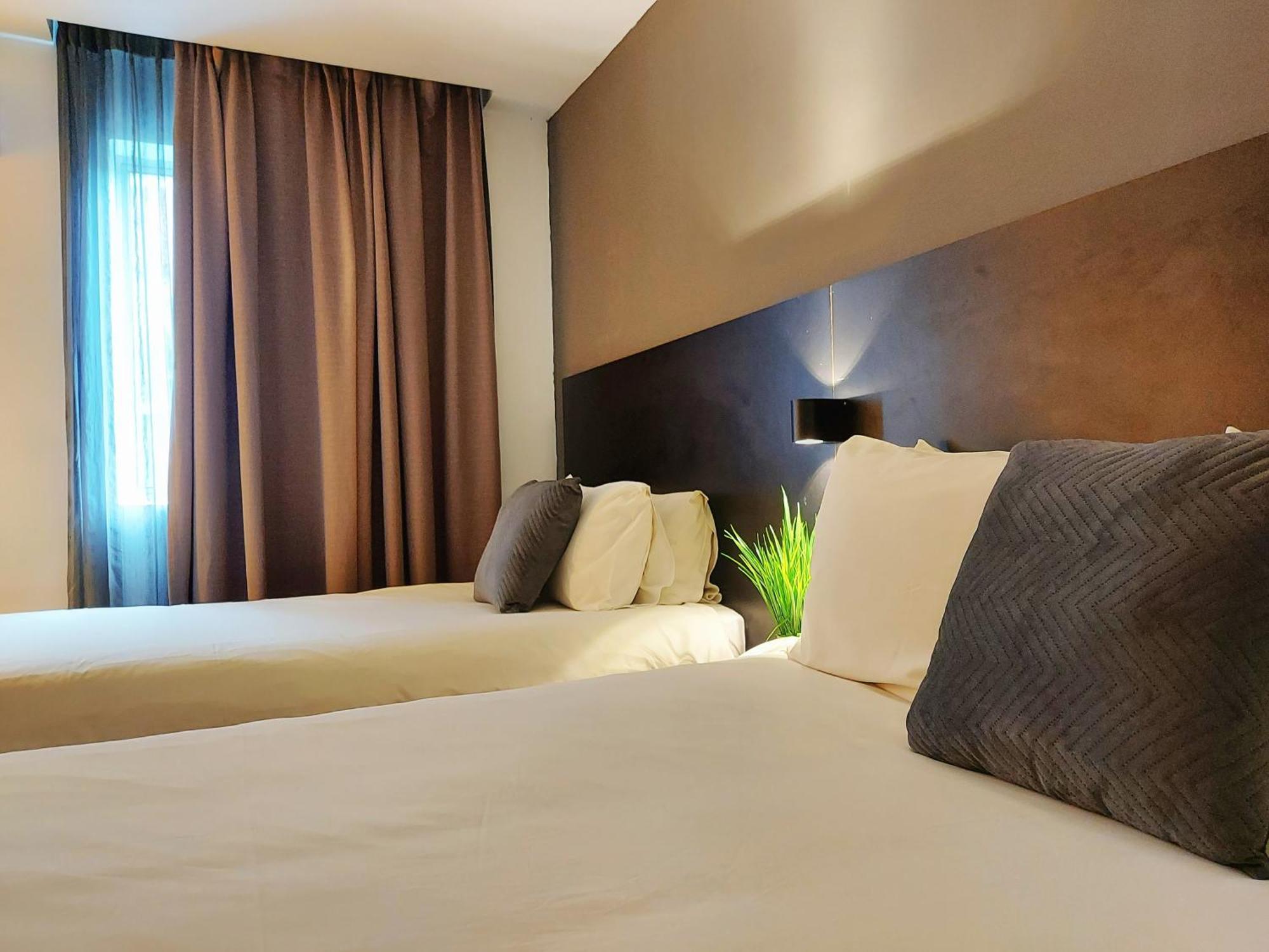 เดอะ เลเวอเรจ บิสิเนส โฮเทล  Hotel อลอร์สตาร์ ภายนอก รูปภาพ